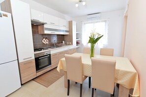 Private kitchen - Apartment 640 (Pula)