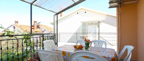 Standard Apartment, 2 Bedrooms (686/1620) | Terrace/patio