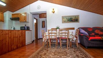 Appartamento Standard, 2 camere da letto (692/1629) | Area soggiorno | TV