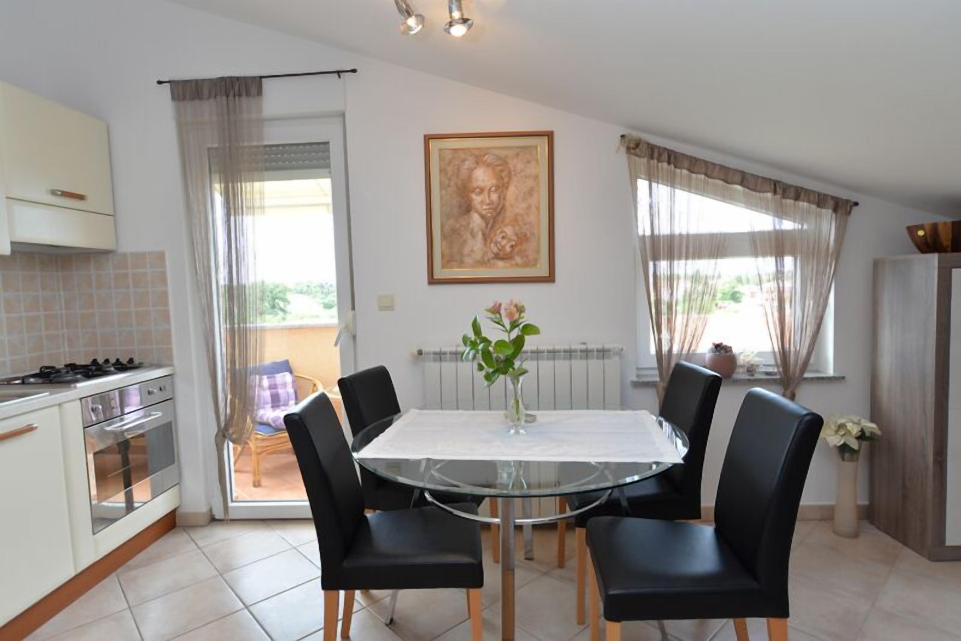 Leilighet – standard, 2 soverom (0198) | Spiseområde på rommet