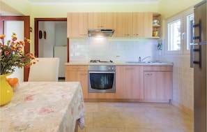Standard Apartment, 1 Bedroom (722/1684) | Private kitchen | Fridge, coffee/tea maker, electric kettle
