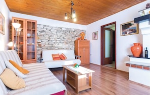 Standard Apartment, 1 Bedroom (722/1684) | Living room | TV