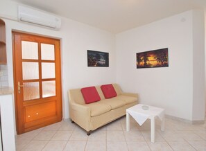 Standard-Apartment, 2 Schlafzimmer (728/1703) | Wohnbereich | Fernseher