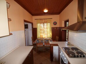 Standard Apartment, 2 Bedrooms (0209) | Private kitchen | Fridge, microwave, oven, stovetop - Apartment 731 (Pula)