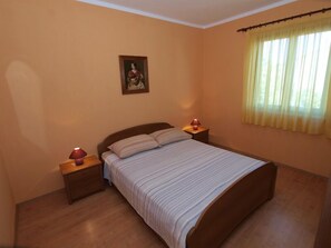 Appartement Standard, 2 chambres (0209) | 2 chambres, fer et planche à repasser, accès au Wi-Fi (inclus)
