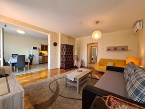 Appartamento Standard, 3 camere da letto (743/1737) | Area soggiorno | TV