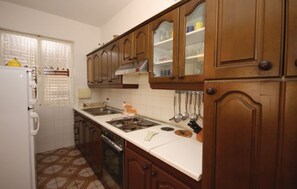 Leilighet – standard, 2 soverom (0219) | Eget kjøkken | Kjøleskap, ovn, kokeplater og kaffetrakter/tekoker