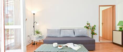 標準開放式客房, 1 間臥室 (0220) | 客廳 | 電視