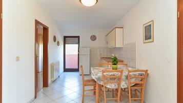 Standard Apartment, 2 Bedrooms (794/1844) | In-room dining