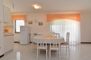 Standard Apartment, 3 Bedrooms (0224) | Living area | TV