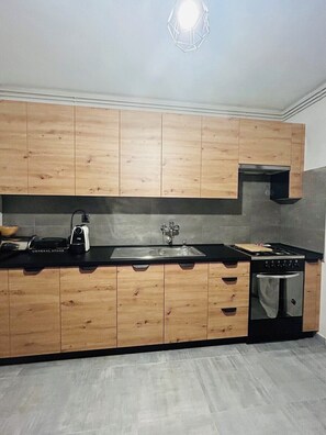 Refrigerador, microondas, tetera/pava eléctrica