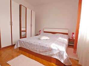 2 habitaciones, tabla de planchar con plancha y wifi gratis 