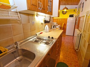 Standard Apartment, 1 Bedroom (875/2047) | Private kitchen | Fridge, microwave, stovetop, cookware/dishes/utensils