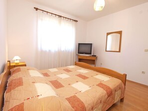 1 bedroom, iron/ironing board, free cots/infant beds, free WiFi - Apartment 909 (Fazana)