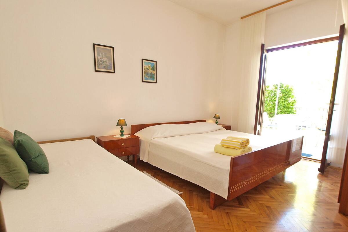 Standard Apartment, 1 Bedroom (911/2118) | Iron/ironing board, WiFi (free), bed sheets