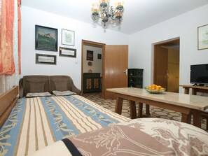 สแตน  ดาร์ดอพาร์ทเมนท์, 2 ห้องนอน (924/2165) | 2 ห้องนอน, Wi-Fi ฟรี, ผ้าปูที่นอน