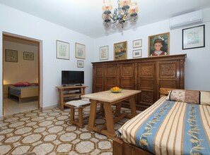 Standard-Apartment, 2 Schlafzimmer (924/2165) | Wohnzimmer | Fernseher