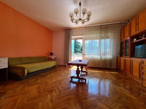 Standard Apartment, 2 Bedrooms (0244) | Living area | TV - Apartment 930 (Fazana)