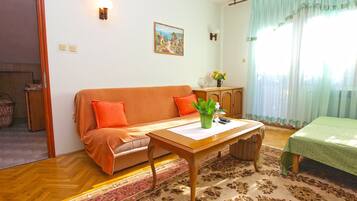 Standard Apartment, 2 Bedrooms (0245) | 2 bedrooms, iron/ironing board, free WiFi, bed sheets