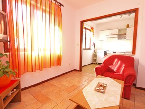 Standard-Apartment, 2 Schlafzimmer (940/2364) | Wohnzimmer | Fernseher