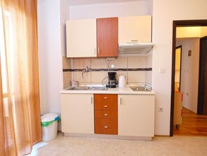 Standard Apartment, 2 Bedrooms (0248) | Private kitchen | Fridge, microwave, stovetop, coffee/tea maker - Apartment 946 (Pula)