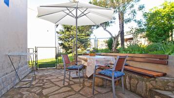 Standard Studio, 1 Bedroom (950/2409) | Terrace/patio