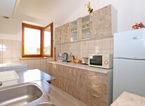 Appartamento Standard, 2 camere da letto (950/2410) | Cucina privata | Frigorifero, forno, piano cottura, pentole/stoviglie/utensili