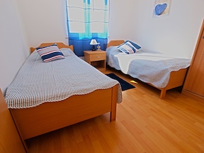 Standard-Apartment, 2 Schlafzimmer (0251) | 2 Schlafzimmer, Bügeleisen/Bügelbrett, kostenloses WLAN, Bettwäsche