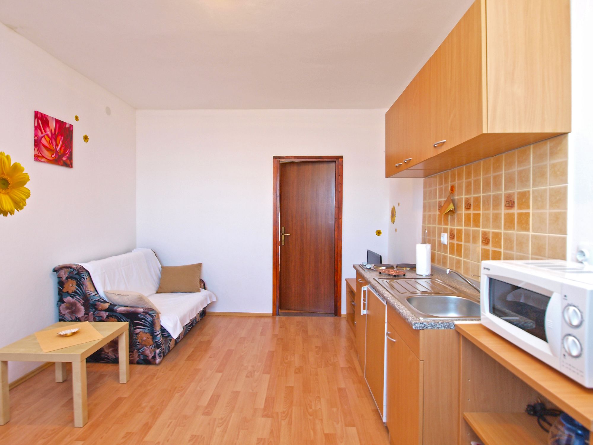 Standard Apartment, 1 Bedroom (990/2950) | Living area | TV