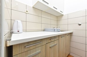 Standard Apartment, 1 Bedroom (1001/3280) | Private kitchen | Fridge, oven, stovetop, cookware/dishes/utensils - Apartment 1001 (Fazana)