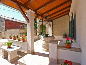 Terrace/patio - House 1009 (Svetvincenat)