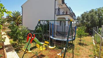 Außen-Kinderspielplatz