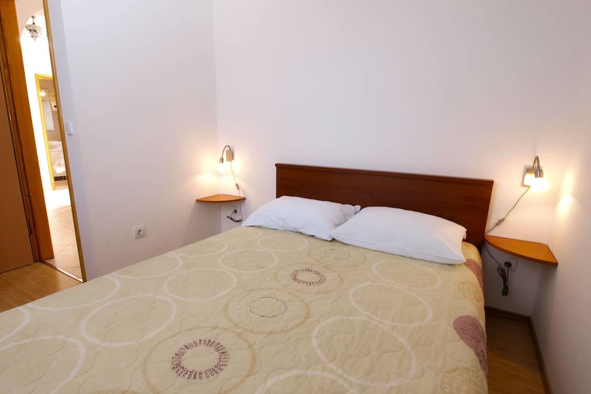 2 bedrooms, free WiFi, bed sheets