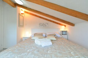 Rumah Standar, 4 kamar tidur (0263) | 4 kamar tidur, setrika/meja setrika, dan tempat tidur bayi gratis