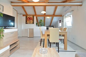 Standaard huis, 4 slaapkamers (0263) | Dineren op de kamer