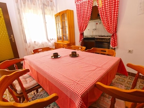 Standard Apartment, 3 Bedrooms (0271) | 1 bedroom, iron/ironing board, free cribs/infant beds