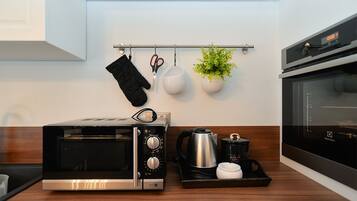 Standard Apartment, 2 Bedrooms (1089/9537) | Private kitchen | Fridge, microwave, oven, stovetop