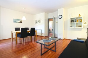 Standard House, 3 Bedrooms (0275) | Living area | TV - Apartment 1092 (Pula)