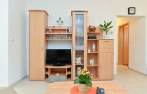 Standard Apartment, 2 Bedrooms (0280) | Television - Apartment 1100 (Pula)