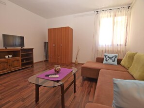 Standard-Apartment, 1 Schlafzimmer (1103/9539) | Wohnzimmer | Fernseher