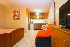 Standard Studio, 1 Bedroom (1112/9594) | Living area