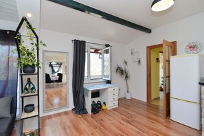 Standard Apartment, 2 Bedrooms (0283) | Living area | TV - Apartment 1113 (Fazana)