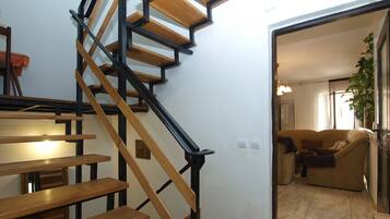 Standard-Apartment, 3 Schlafzimmer (0285) | 3 Schlafzimmer, Bügeleisen/Bügelbrett, kostenlose Babybetten