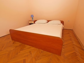 Standard Apartment, 2 Bedrooms (0290) | 2 bedrooms, iron/ironing board, free WiFi, bed sheets