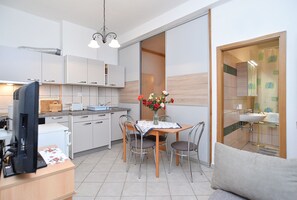 Standard Apartment, 2 Bedrooms (1160/10006) | Living area | TV - Apartment 1160 (Pula)