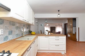 Appartamento Standard, 4 camere da letto (0292) | Cucina privata | Frigorifero, forno, piano cottura, lavastoviglie