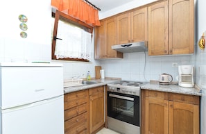 Standard Apartment, 1 Bedroom (1174/10650) | Private kitchen | Fridge, stovetop, coffee/tea maker, electric kettle