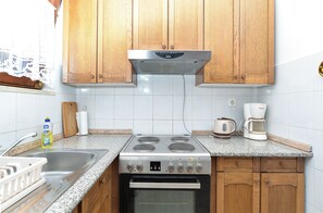 Standard Apartment, 1 Bedroom (1174/10650) | Private kitchen | Fridge, stovetop, coffee/tea maker, electric kettle - Apartment 1174 (Pula)