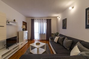 Standard Apartment, 2 Bedrooms (1202/11041) | Living area | TV - Apartment 1202 (Medulin)