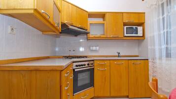 Standard-Apartment, 2 Schlafzimmer (1210/11135) | Eigene Küche | Kühlschrank, Ofen, Herdplatte, Wasserkocher mit Kaffee-/Teezubehör